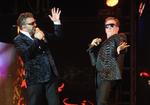 10 de septiembre. Emmanuel y Mijares | Los cantantes reinauguraron el nuevo Coliseo Centenario con su gira Two'r Amigos.