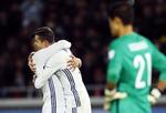 Pero los "ciervos" le aguantaron el tú a tú al Madrid y al filo del descanso Doi mandó un balón al área que recogió Shibasaki para cruzar con mucha sangre fría ante Keylor Navas.