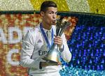 Gianini Infantino presidente de FIFA entregó el galardon a Cristiano Ronaldo.