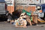 Los contenedores en la ciudad, quedaron repletos de basura de todo tipo. Para los ciudadanos no fue problema, pues dejaban la basura en donde hubiera espacio.