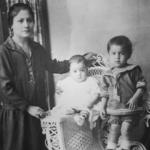 25122016 Sra. Marina Díaz de Sifuentes, José Sifuentes y Juan Antonio Sifuentes (f). Foto tomada hace 90 años.