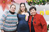 03012017 ANNIE ESTá POR LLEGAR.  Dafne Muruaga de Ruiz, acompañada de su mamá, Sonia Galán, y su suegra, Jose de Ruiz, en el baby shower que se le organizó hace unos días.