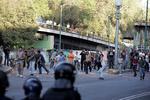 La Secretaría de Gobierno informó que fueron detenidas 76 personas en la Ciudad de México por robo y vandalismo en perjuicio de 29 comercios.