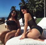 Kylie permaneció en playas mexicanas con algunos amigos.