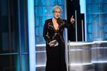 Meryl Streep recibió un premio a la trayectoria en los Globos de Oro y, al aceptar el reconocimiento, viró el foco de atención a otras personas como Donald Trump contra quien arremetió.