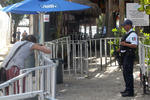 La balacera ocurrida en el bar Blue Parrot de Playa del Carmen dejó como saldo 5 personas muertas y 15 lesionadas.