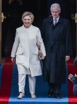 La excandidata Hillary Clintony el expresidente Bill hicieron una inesperada aparición.