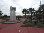 La Plaza Cívica del Torreón se encuentra en una de las principales entradas a la ciudad, en bulevar Constitución entre las calles Múzquiz y Ramos Arizpe. Misma que será la estación "Nazas" del Metrobús.