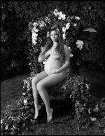 La cantante realizó varias fotografías, algunas de ellas inspiradas en la obra de arte "El Nacimiento de Venus" de Sandro Botticelli.