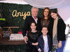 Anya con sus papás, Jorge y Astrid, y sus hermanos, Nayla y Rafael