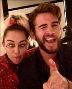 La cantante Miley Crys, quien ha dejado de lado los escándalos y la polémica, siempre que sube una foto junto a su prometido, el actor Liam Hemsworth, recauda millones de 'me gusta'.