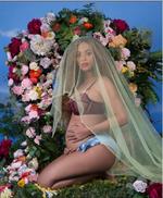 Beyoncé logró conseguir el récord de la foto con más "me gusta" en Instagram. la esposa de Jay-Z consiguió registrar hasta el momento más de 10 millones de “me gusta” con la foto en la que anunciaba su embarazo hace una semana.