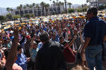 Organizaciones de taxistas de Torreón se concentraron en la Plaza Mayor en protesta porque el Congreso del Estado no ha publicado la regulación para las empresas prestadoras de servicio de transporte Uber.