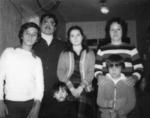 26022017 Alfonso Mendoza y Magdalena Canedo acompañados de sus hijos, Magdalena, Alfonso, Alejandro y Araceli, hace 34 años.