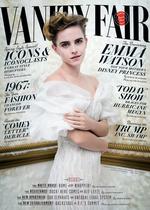 No se trata de una fotografía “topless”, sino de una imagen cuidada en la que Emma luce un chal blanco.