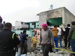 De acuerdo con la Cruz Roja del Estado de México, la explosión fue por acumulación de gas. También indicó que la cifra de lesionados es de al menos siete.