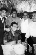 05032017 José Luis Flores recibiendo un premio nacional de mejor vendedor en marzo de 1960 en Monterrey, N.L.