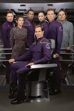 La serie de ciencia ficción Star Trek: Enterprise, que cuenta la historia previa a la película de culto Star Trek. La historia comienza diez años antes de los sucesos contados en el que hiciera famosos a William Shatner y Leonard Nimoy.