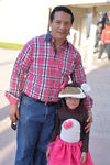 21032017 Mónica Licerio con su hija.