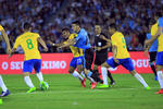 La primera mitad concluyó igualada 1-1, pero Brasil siempre dejó la sensación de dominar la pelota y el juego.