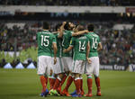 Iniciado el encuentro, fue al minuto 7, donde Javier Hernández abrió el marcador para la Selección Nacional de México.