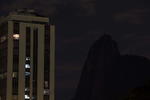En Brasil, el Cristo Redentor de Sao Paulo dejó de brillar por una hora.