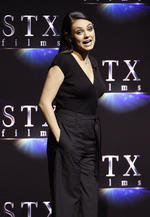 Cara Delevingne y Luc Besson asisten a la presentación de STX Films.