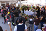 El total de la corporación, acompañada de agentes de Fuerza Coahuila, Tránsito y Peritos, realizó la misa para honrar a Gustavo Muñoz de cuerpo presente.