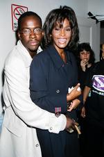 El matrimonio de la cantante estadounidense Whitney Houston y Bobby Brown, que duró 14 largos años, estuvo marcado por escándalo tras escándalo: desde adicción a las drogas, hasta problemas con la ley y peleas interminables que llegaban a los golpes. En el 2006, Houston no dio para más y solicitó el divorcio.