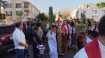 Ante el caos ocasionado, el obispo improvisó una ceremonia en la esquina de Mina y Matamoros desde donde partieron rumbo a catedral.