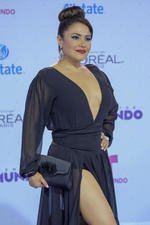 Ana, anteriormente protagonista de telenovelas en Televisa, se inició en el cine con la cinta 'Por la libre', bajo la dirección de Juan Carlos de Llaca.