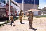 Personal de bomberos acudieron a las instalaciones del IED por el reporte de una fuga de gas.