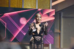 Jennifer Lopez en su discurso al ser nombrada artista del año.