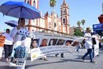 Fin de la marcha en la Plaza de Armas de Torreón.