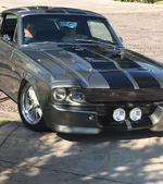 En su cochera también se encuentra un Ford Mustang Shelby GT500 fastback 1967, con precio aproximado de 250 mil dólares e igualito al que se usó en la película "60 segundos".