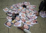 El mensaje fue reforzado con fotografías de los periodistas asesinados en las últimas semanas.