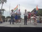 El candidato Miguel Mery Ayup del PRI acudió a la marcha-mitín que organizó la comunidad gay de la Comarca.