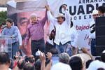 Alrededor de las 19:00 horas arribaron los candidatos acompañados del líder nacional de MORENA, Andrés Manuel López Obrador, y del candidato a la gubernatura, Armando Guadiana, quienes fueron ovacionados por la multitud.
