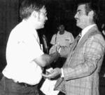 04062017 Profr. Antonio Lozoya Pérez, alumno normalista en su graduación, es felicitado por el Secretario de Educación en el Estado de Durango, Profr. Pedro Barraza, en 1969.