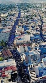 De acuerdo con reportes de la Policía Municipal de Saltillo aproximadamente 30 mil personas se manifestaron por la "dignidad de Coahuila".