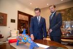 El presidente de México, el hombre más rico del país y el actor Leonardo DiCaprio firmaron el miércoles un acuerdo para proteger los ecosistemas marítimos.