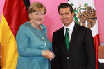 En una conferencia de prensa conjunta con el presidente Enrique Peña Nieto en Palacio Nacional, Merkel celebró los esfuerzos de México para garantizar la protección de los periodistas y prometió ayudar en esta materia.