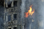 200 bomberos atendieron la emergencia con 45 camiones de bomberos que comenzó en el segundo piso de la torre.