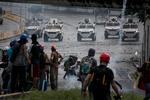 Las protestas continúan en Venezuela e imágenes muestran cómo son contenidas por el gobierno.