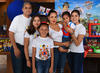 José con sus papás, José Luis Torres y Adriana Chávez, y sus hermanas, Paulina, Andrea y Valentina