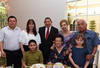 09072017 Los festejados acompañados de sus familiares: Manuel y Socorro Rincón, Pedro, Marcela e hijos.
