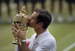 El suizo Roger Federer se coronó por novena ocasión en Wimbledon.