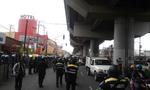 La Secretaría de Seguridad Pública de la Ciudad de México informó además que cinco vehículos pesados que fueron quemados y 25 mototaxis que bloqueaban las avenidas fueron llevados al corralón.
