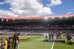 El jugado recibió la fervorosa bienvenida de decenas de miles de aficionados del PSG.