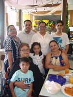 10082017 Alejandra con sus hijos, Paco y Victoria.